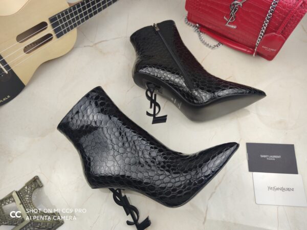 Yves Saint Laurent #16610 Fashionable Boots - Image 3