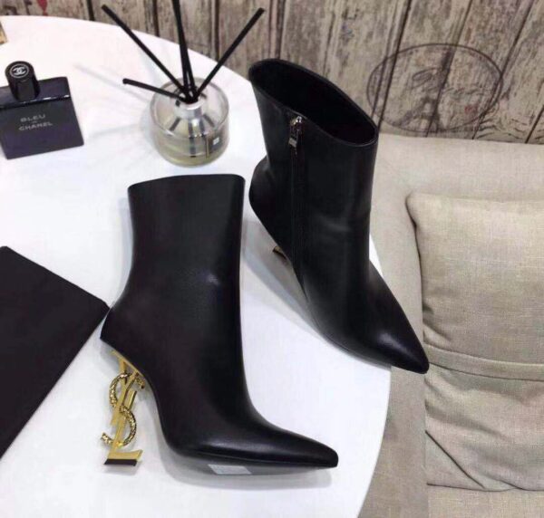 Yves Saint Laurent #16615 Fashionable Boots