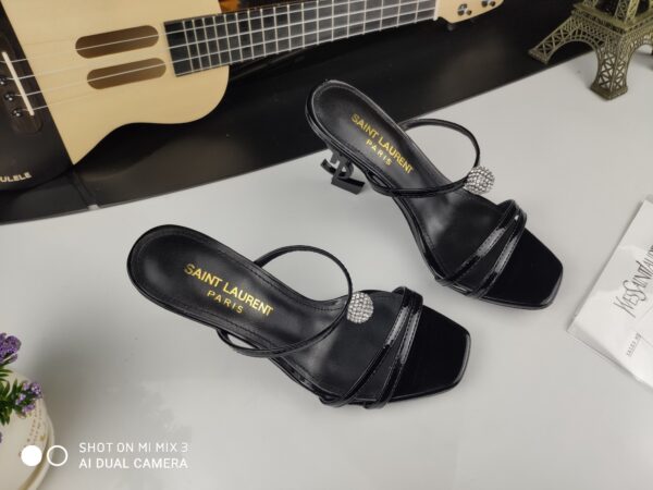 Yves Saint Laurent #31560 Fashionable Sandal