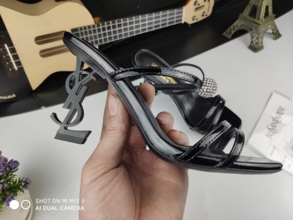 Yves Saint Laurent #31560 Fashionable Sandal - Image 5