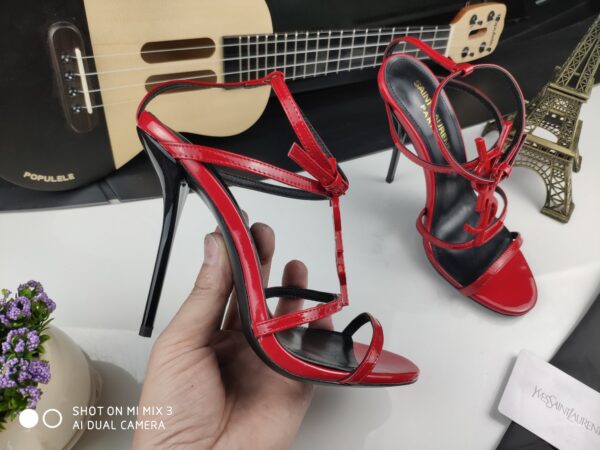 Yves Saint Laurent #32306 Fashionable Sandal