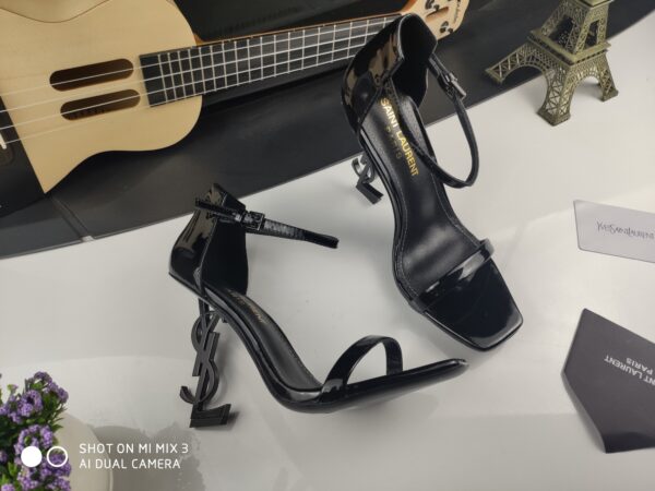 Yves Saint Laurent #32309 Fashionable Sandal - Image 3