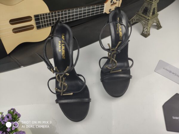 Yves Saint Laurent #32451 Fashionable Sandal