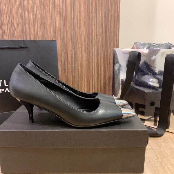 Yves Saint Laurent #58980 Fashionable High-Heeled Shoes - Image 4