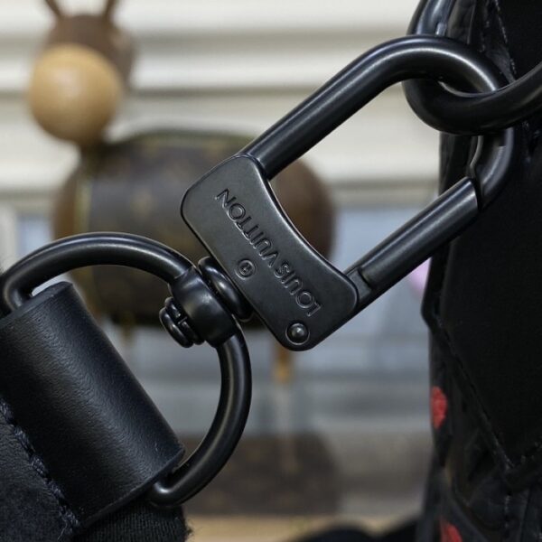 Louis Vuitton LV x YK Lock It M21676 - Image 6