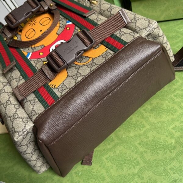 Gucci cat print skateboard backpack ‎690999 - Image 3