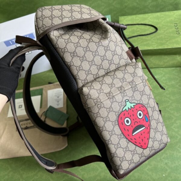 Gucci cat print skateboard backpack ‎690999 - Image 4