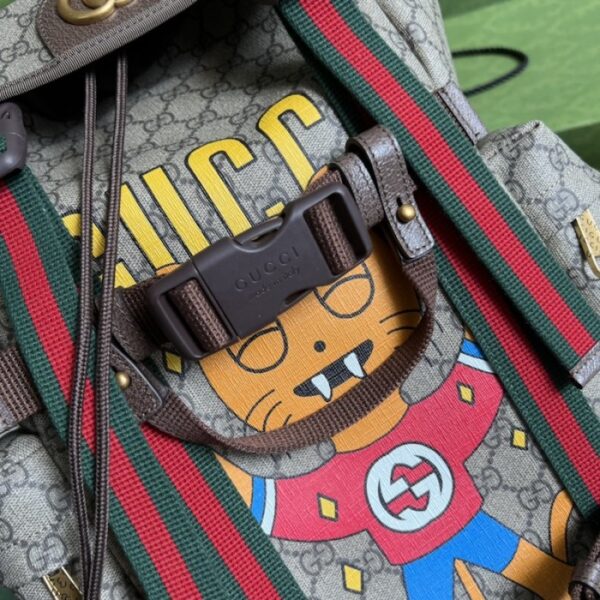 Gucci cat print skateboard backpack ‎690999 - Image 6