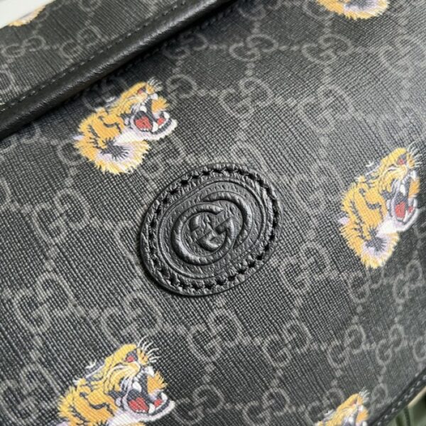 Gucci GG medium backpack with tiger print ‎696013 - Image 5