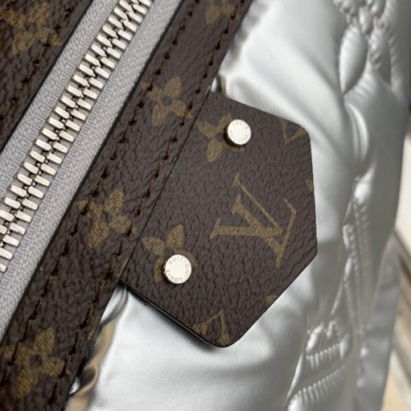 Louis Vuitton Maxi Bumbag LV M20971 - Image 4
