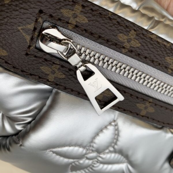 Louis Vuitton Maxi Bumbag LV M20971 - Image 5