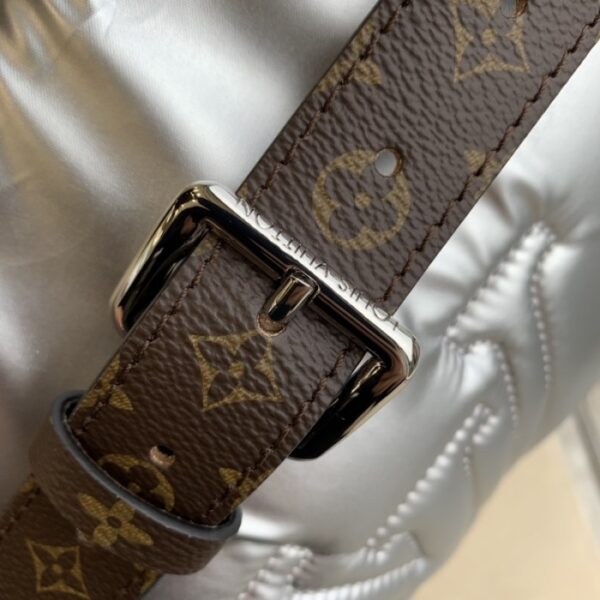Louis Vuitton Maxi Bumbag LV M20971 - Image 6