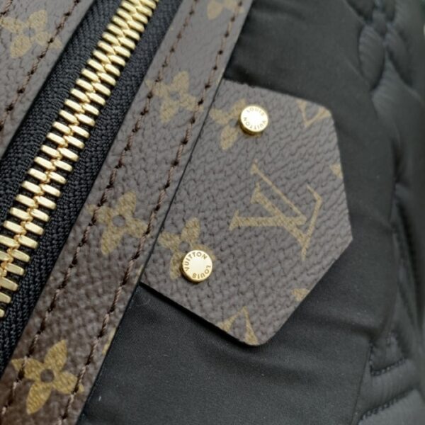 Louis Vuitton Maxi Bumbag Black - Image 4
