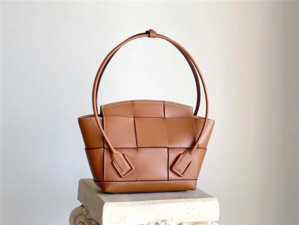 Bottega Veneta Arco 33 Bag Brown - Image 4