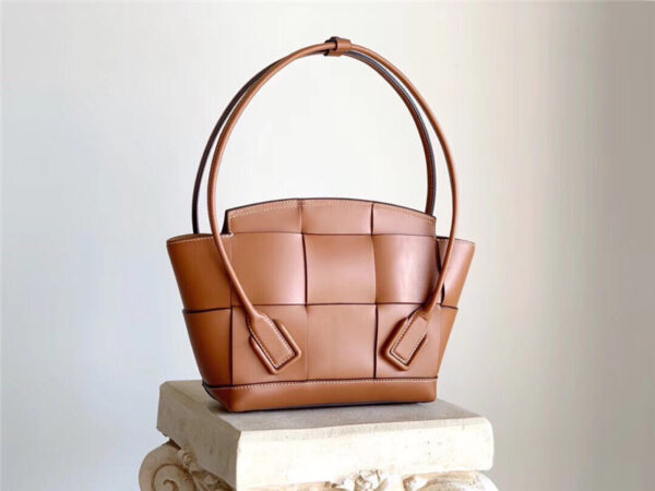 Bottega Veneta Arco 33 Bag Brown - Image 5