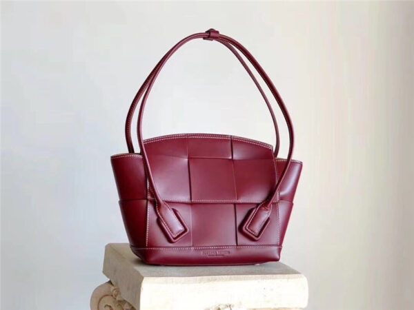 Bottega Veneta Arco 33 Bag Wine Red - Image 4