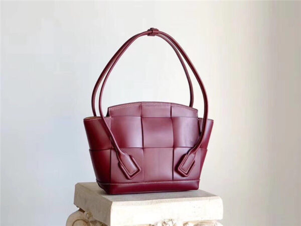 Bottega Veneta Arco 33 Bag Wine Red - Image 7