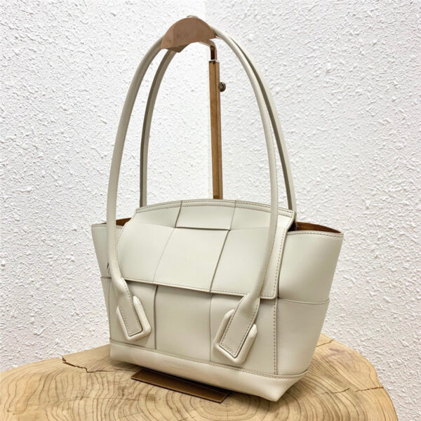 Bottega Veneta Arco 33 Bag - Image 5