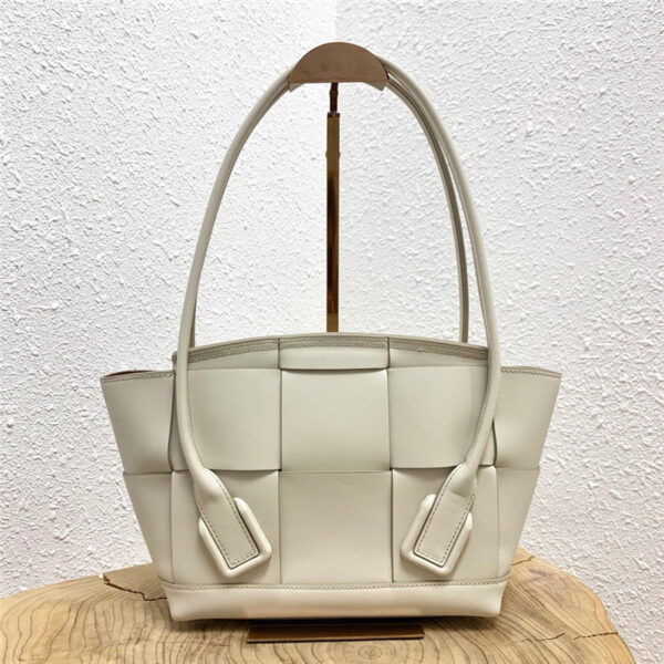 Bottega Veneta Arco 33 Bag - Image 2