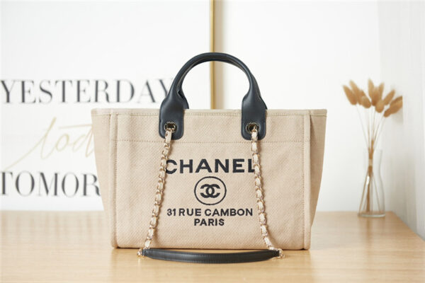 CC Off White Woolen Plaid Beach Bag - Image 3