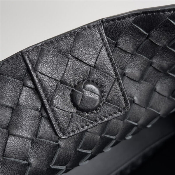 Bottega Andiamo Medium Bag in black - Image 3