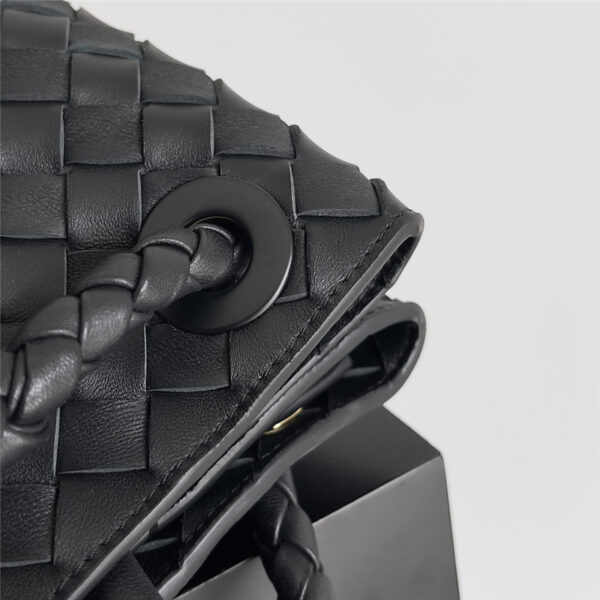 Bottega Andiamo Medium Bag in black - Image 5