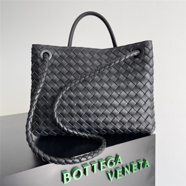Bottega Andiamo Medium Bag in black - Image 7