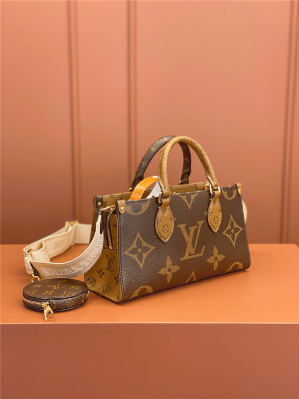 Louis Vuitton LV Onthego East West Bag - Image 5