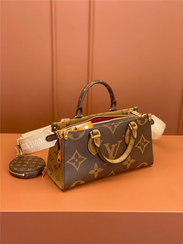 Louis Vuitton LV Onthego East West Bag - Image 7