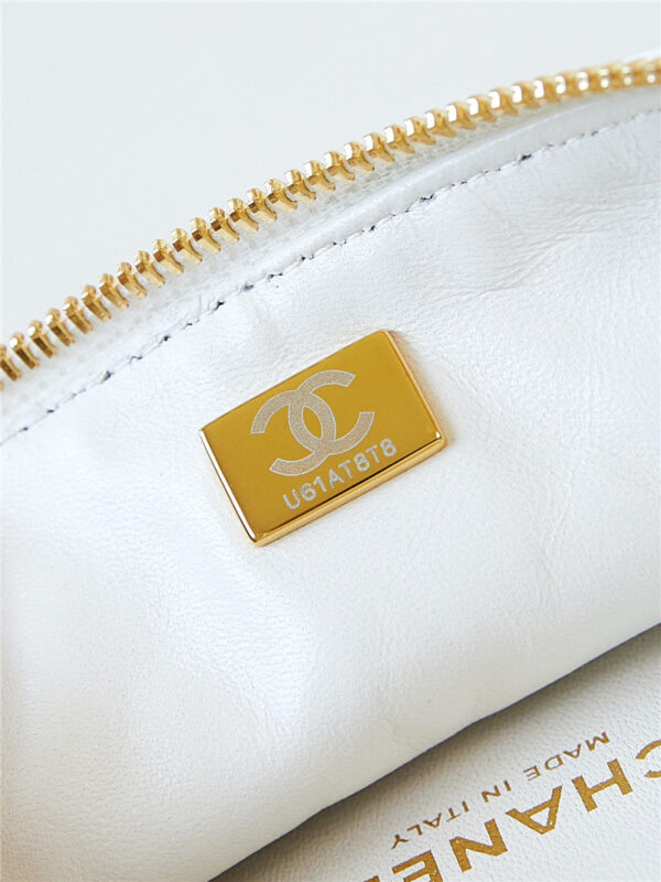 CC Pearl Chain Waist Bag - Image 3