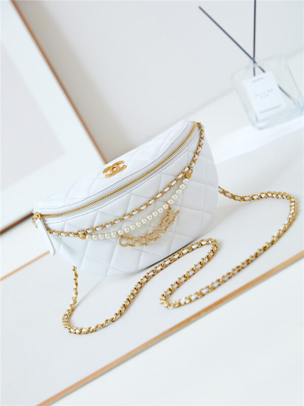 CC Pearl Chain Waist Bag - Image 6