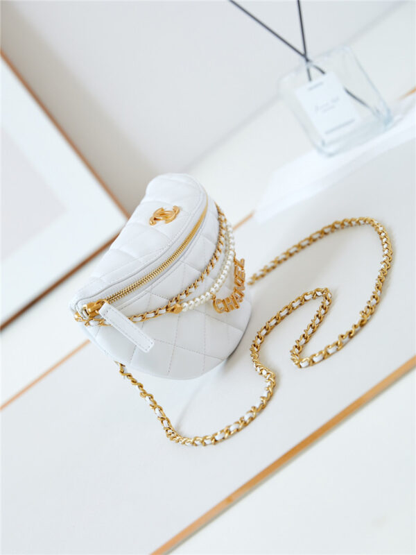 CC Pearl Chain Waist Bag - Image 7