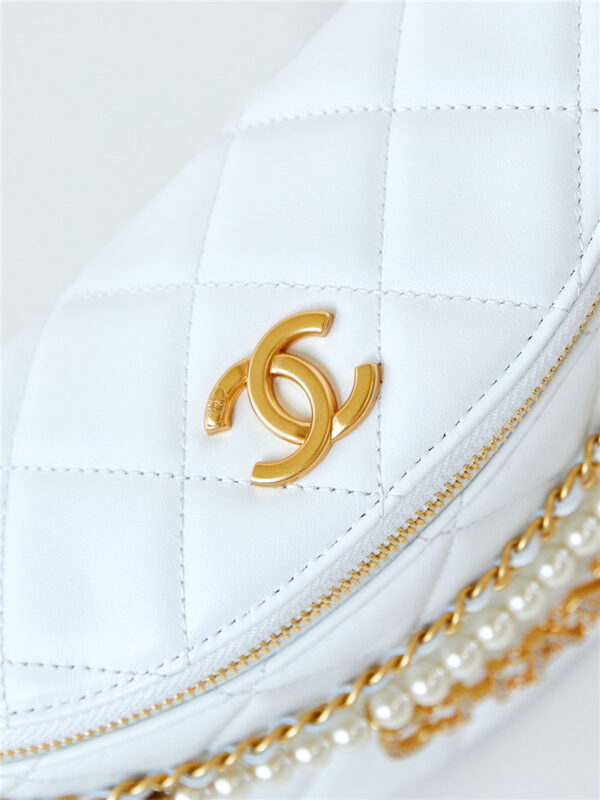 CC Pearl Chain Waist Bag - Image 4