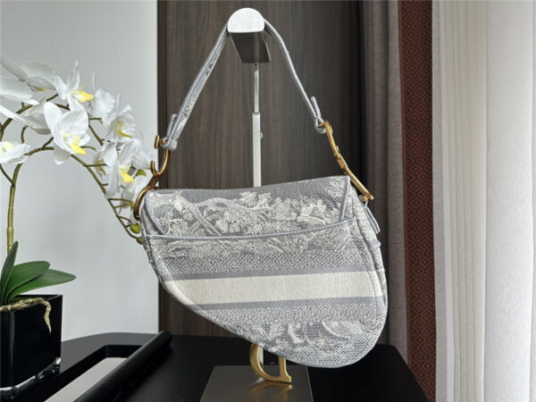 Dior Grey Embroidered Denim Saddle Bag - Image 4