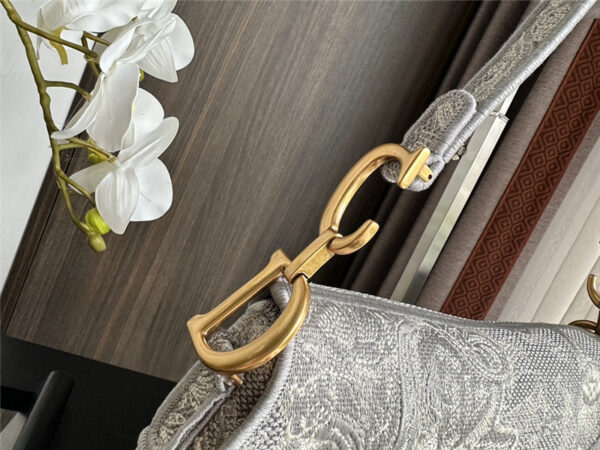 Dior Grey Embroidered Denim Saddle Bag - Image 7