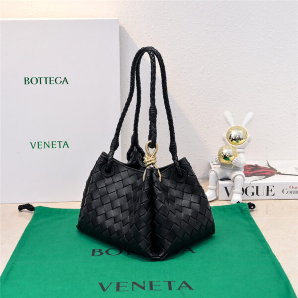 bottega veneta parachute leather shoulder bag - Image 5