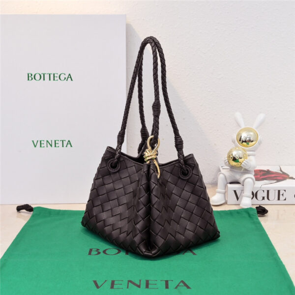 bottega veneta parachute leather shoulder bag - Image 4