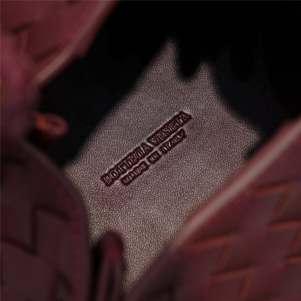 bottega veneta parachute leather shoulder bag - Image 4