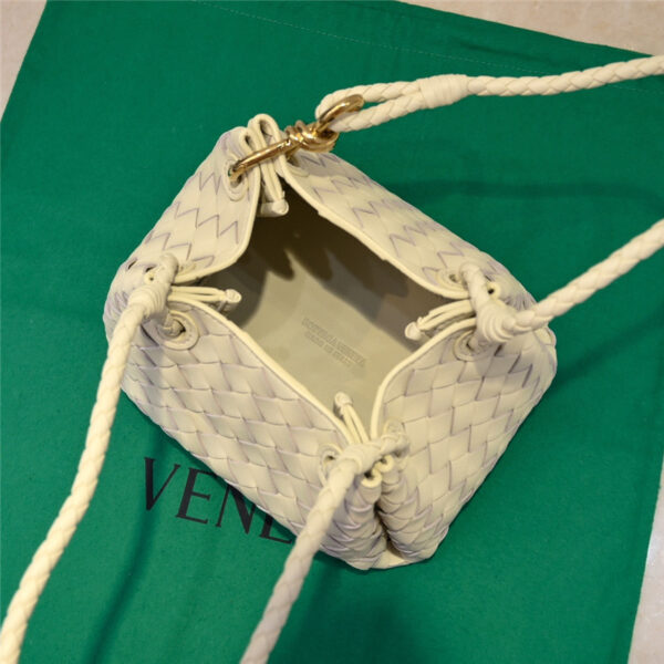 bottega veneta parachute leather shoulder bag - Image 4