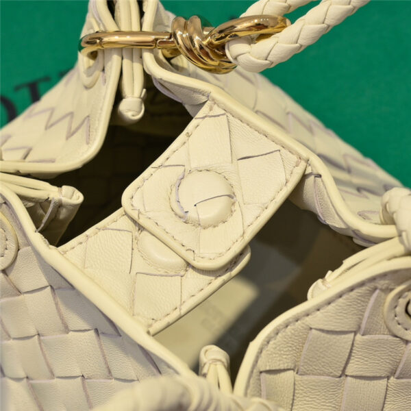 bottega veneta parachute leather shoulder bag - Image 2