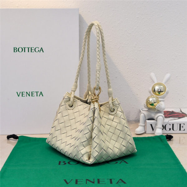 bottega veneta parachute leather shoulder bag - Image 7