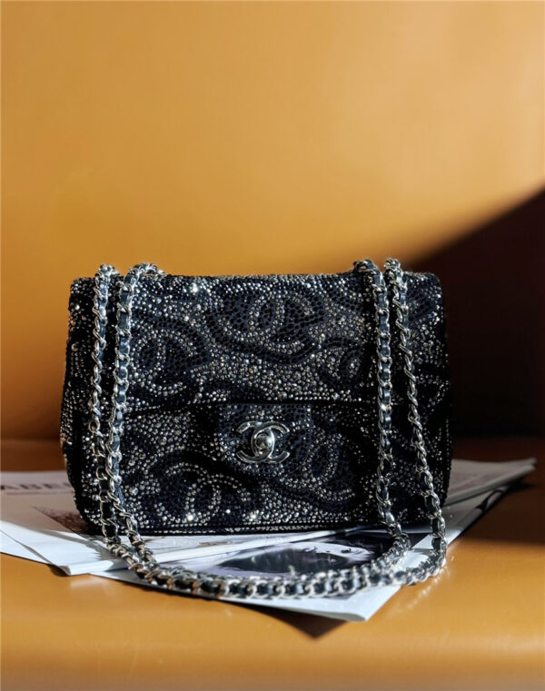 CC pearl cf rhinestone flap bag - Image 5