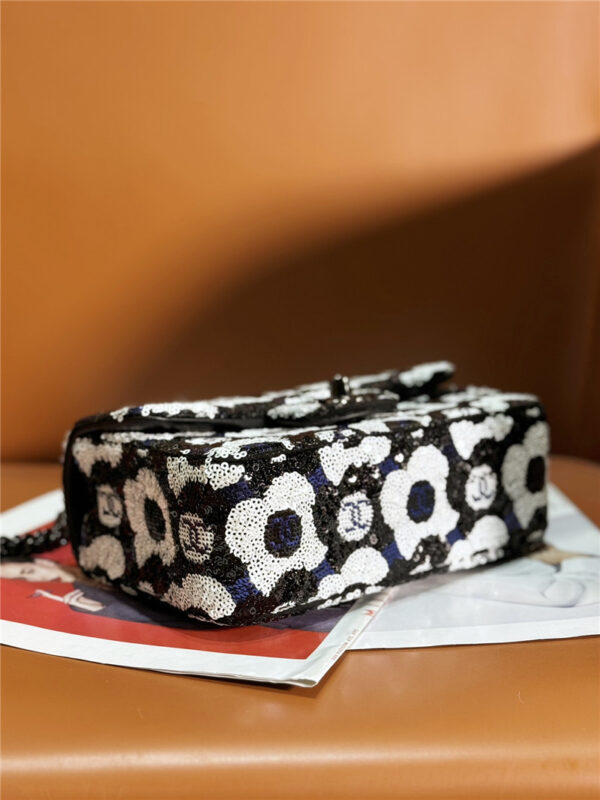 CC camellia CF flap bag - Image 3