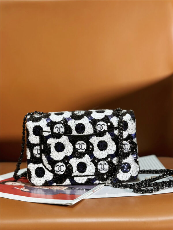 CC camellia CF flap bag - Image 4