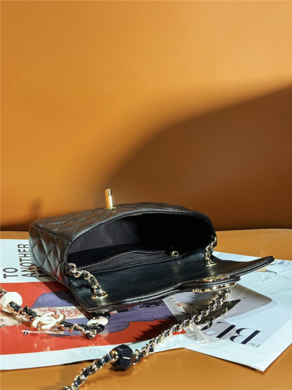 CC love CC logo flap bag - Image 4