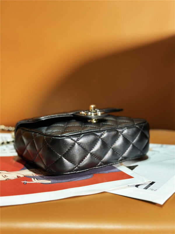 CC love CC logo flap bag - Image 7