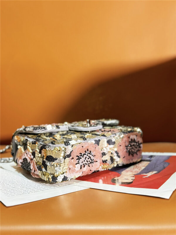 CC limited edition CF sequin bag - Image 5
