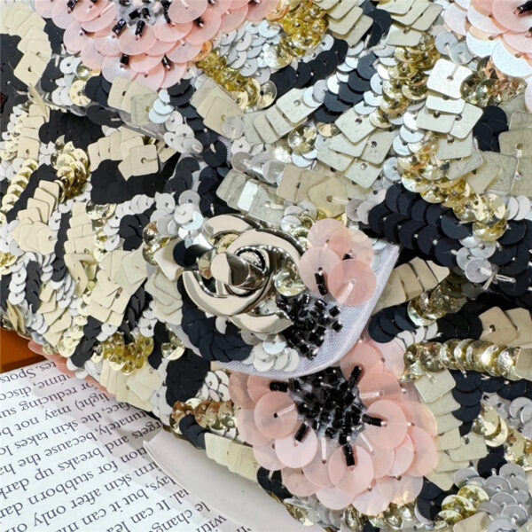 CC limited edition CF sequin bag - Image 6