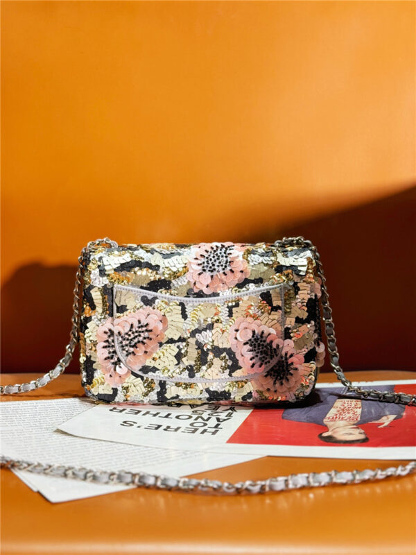 CC limited edition CF sequin bag - Image 7