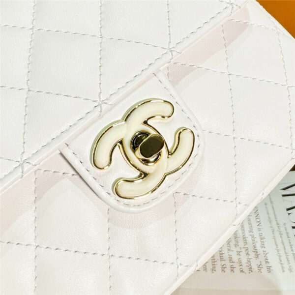 CC love CC logo flap bag - Image 7